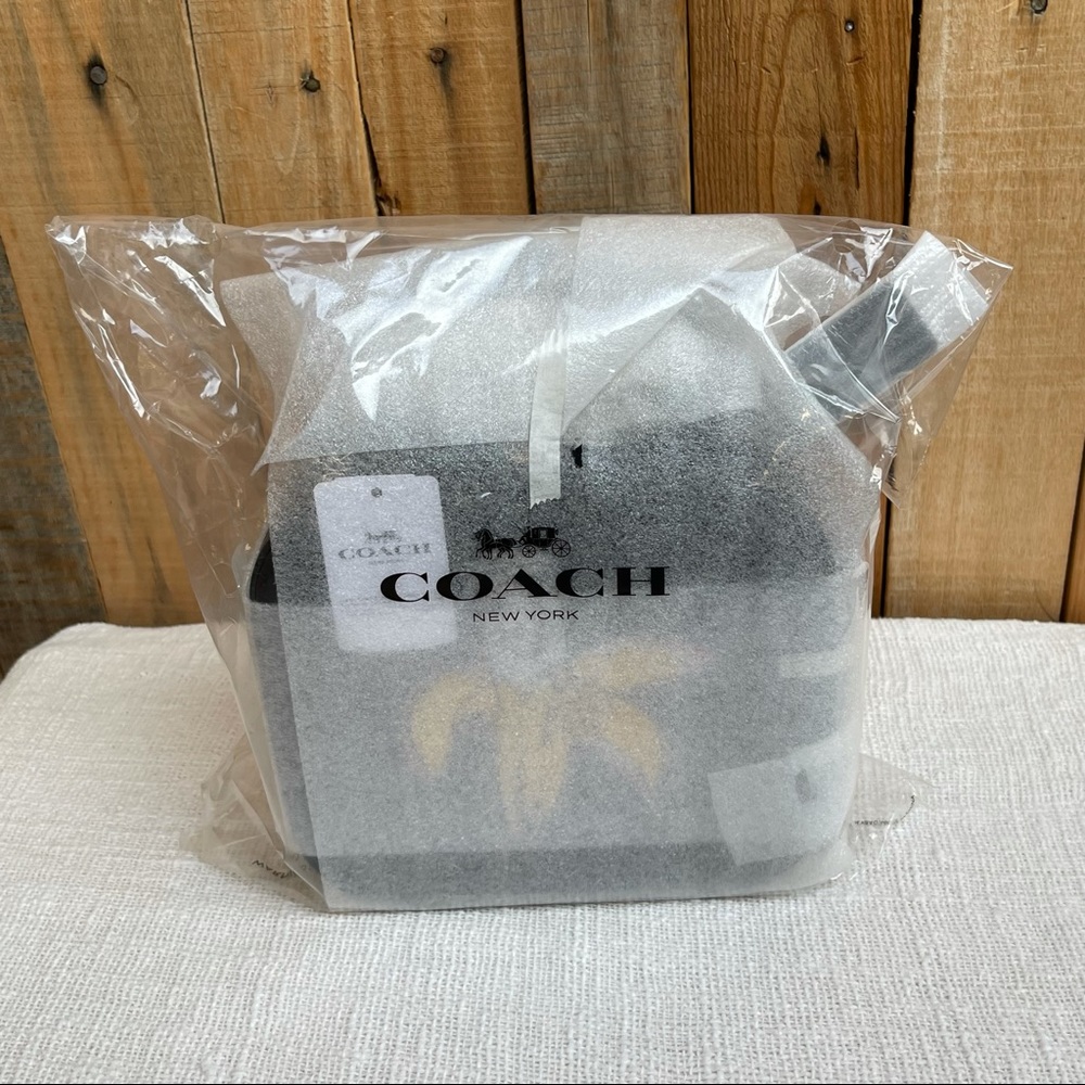 Coach X Jean Michel Basquiat Square Bag NEW WITH DUST BAG - Picture 14 of 14